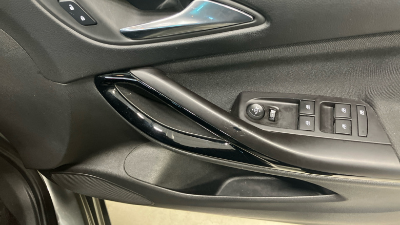 Vauxhall Astra 1.0T ecoTEC SRi 5dr Petrol Hatchback